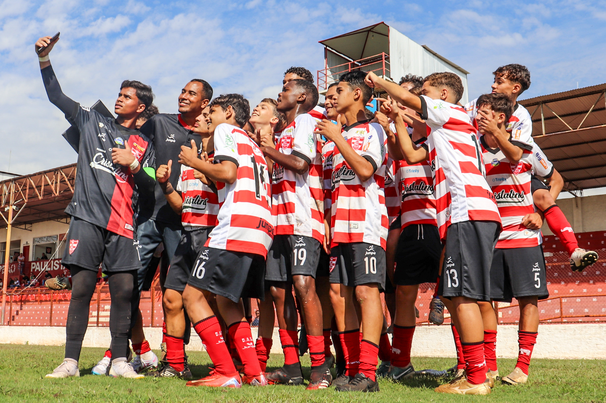 Base: Sub-15 segue para segunda fase e sub-17 fica no caminho!