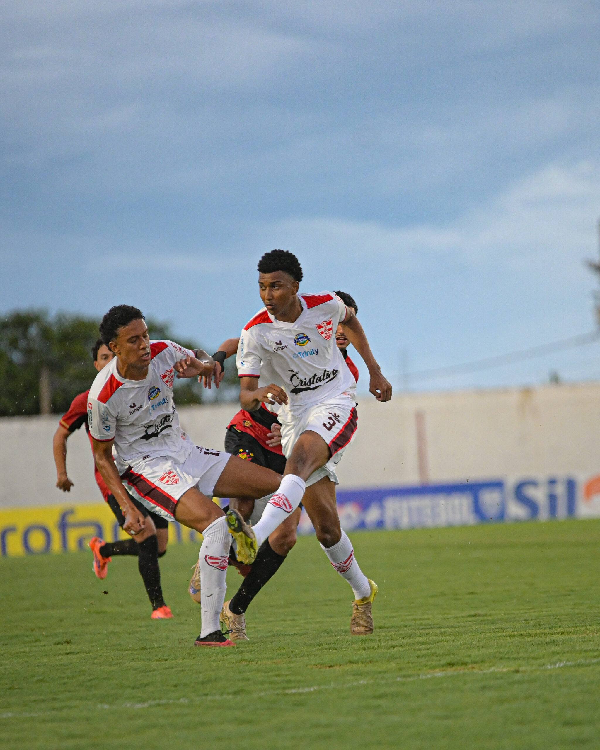 Base: Linense é derrotado na estreia da Copinha.