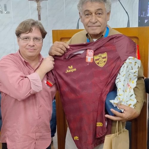 Noite de homenagens em Lins