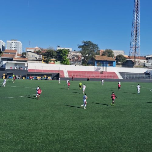 Base: No primeiro jogo Linense sai atrás