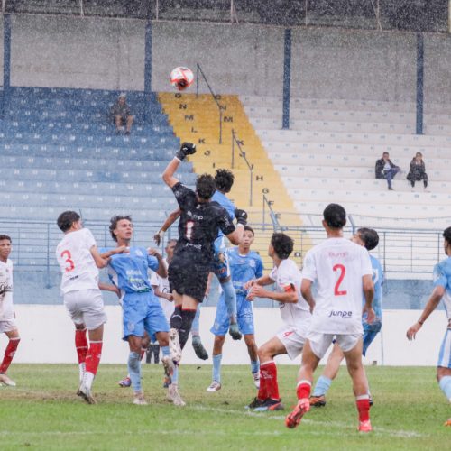 Base: Nesta manha de sábado o Linense enfrentou a equipe do MAC.